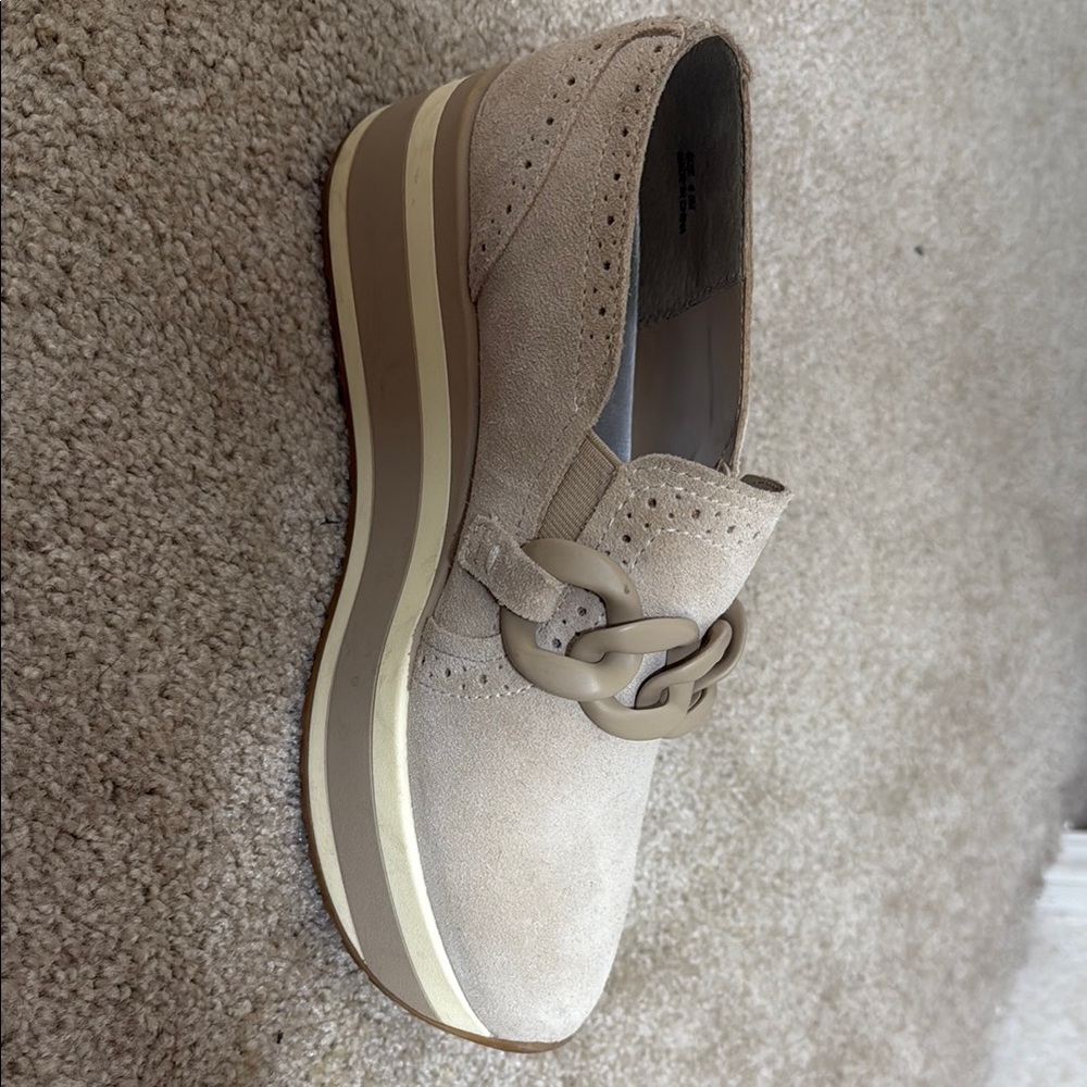 Dolce Vita Elegant Beige Platform Loafers - Picture 4 of 5